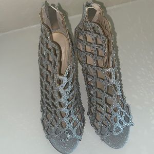 brand new Zigisoho heels